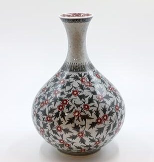 色絵吹墨草花更紗文花瓶